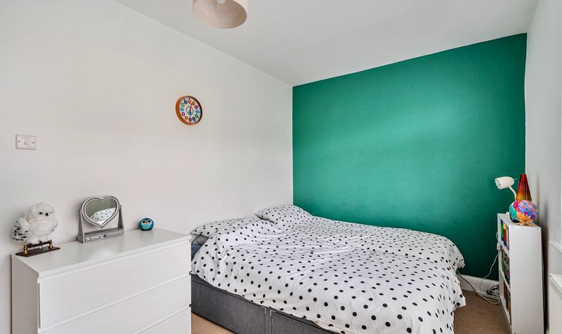 The Crescent, Epsom, KT18