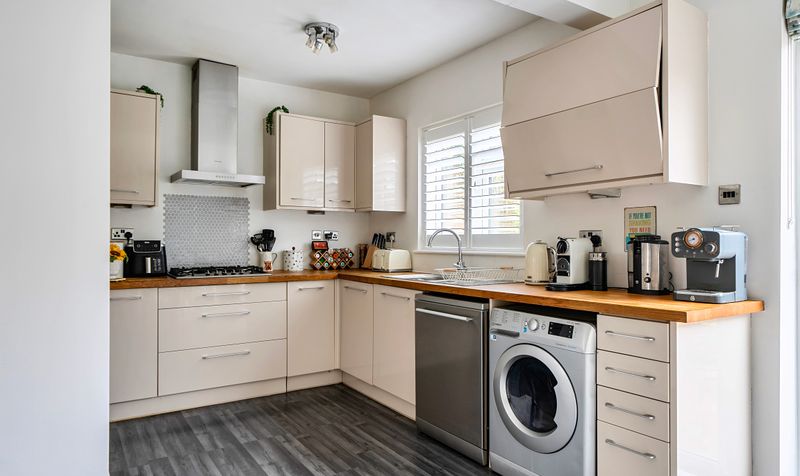 The Crescent, Epsom, KT18