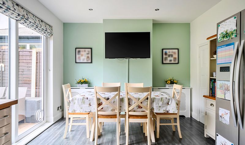 The Crescent, Epsom, KT18