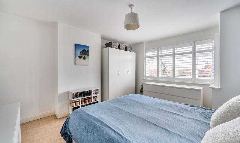 The Crescent, Epsom, KT18