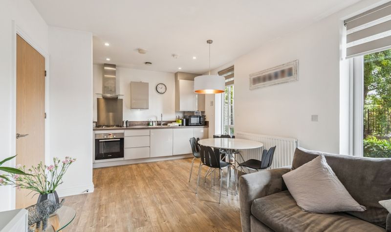 2 Bedroom Apartment For Sale &ndash; Allwoods Place, Hitchin, SG4 2