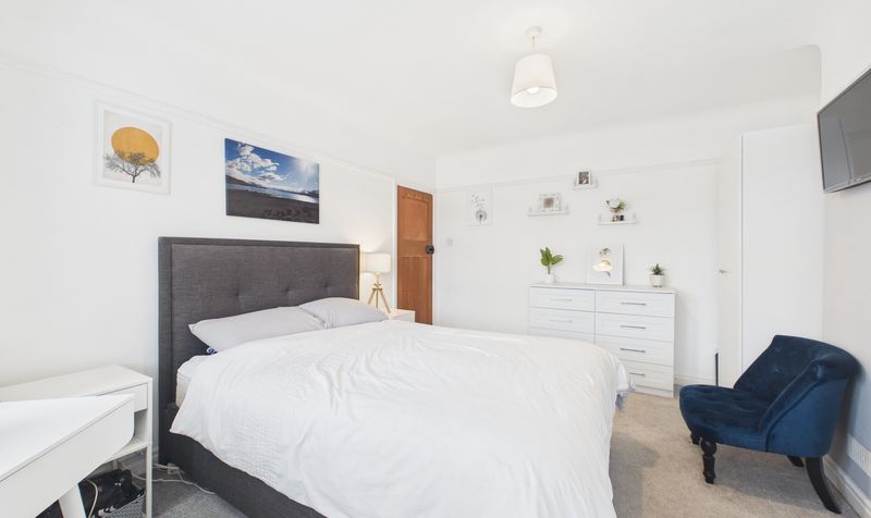 Maytree Avenue, Vicars Cross, CH3