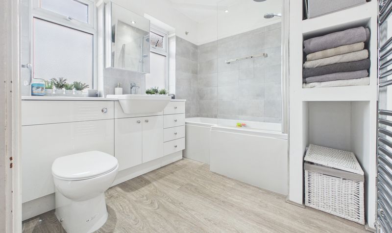 Maytree Avenue, Vicars Cross, CH3