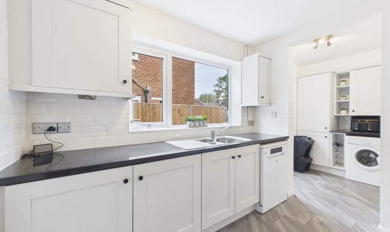 Pearl Lane, Vicars Cross, CH3
