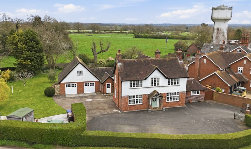 4 Bedroom House For Sale &ndash; Fore Street, Weston, SG4