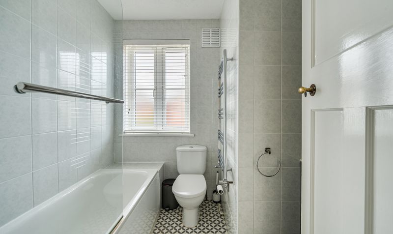 Kingston Avenue, Leatherhead, KT22