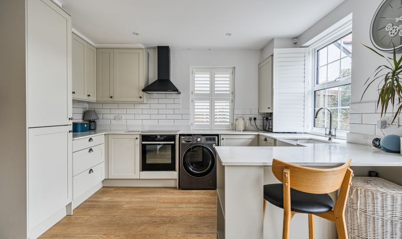 Kingston Avenue, Leatherhead, KT22