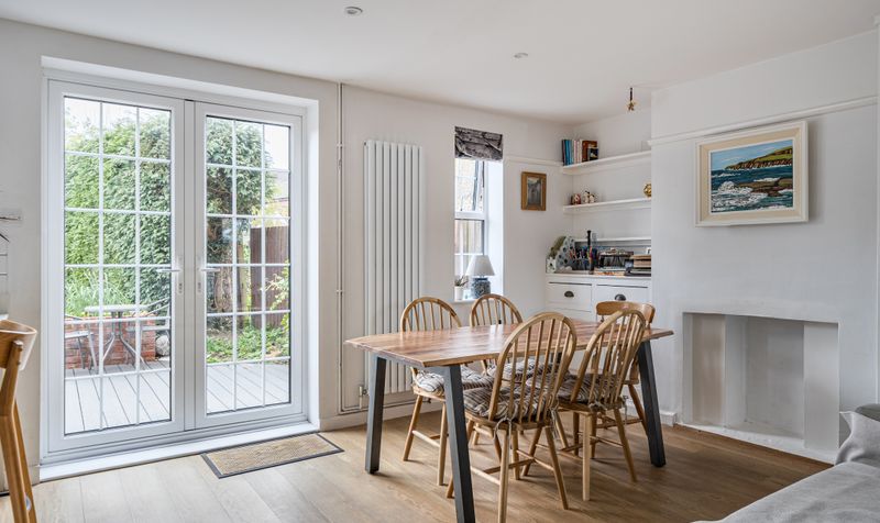 Kingston Avenue, Leatherhead, KT22