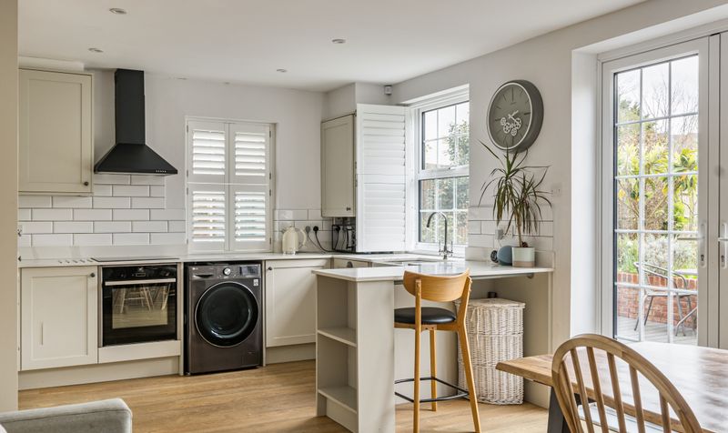 Kingston Avenue, Leatherhead, KT22