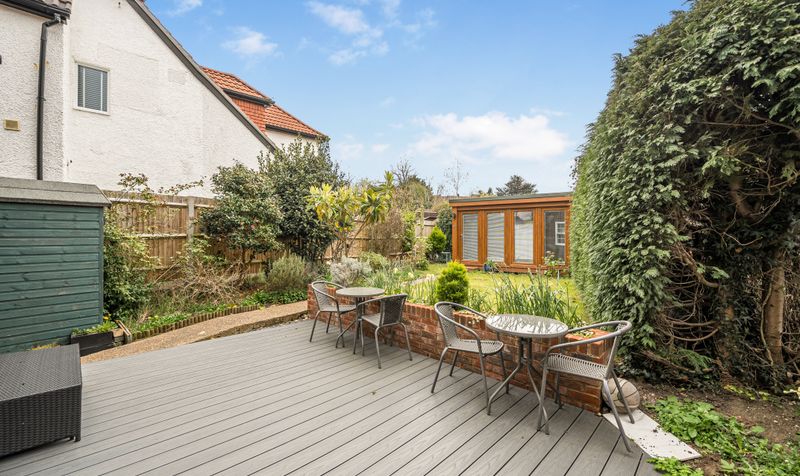 Kingston Avenue, Leatherhead, KT22