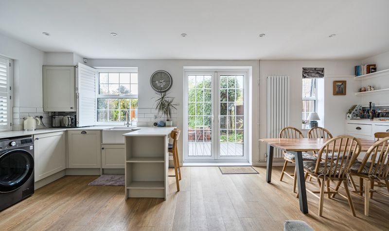 Kingston Avenue, Leatherhead, KT22