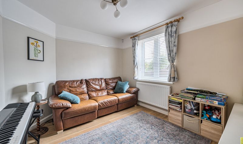 Kingston Avenue, Leatherhead, KT22