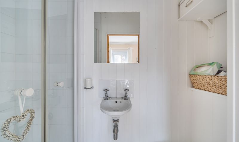 Heatherside Road, Epsom, KT19