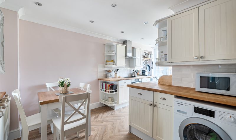 Heatherside Road, Epsom, KT19