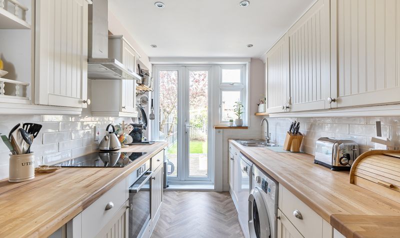 Heatherside Road, Epsom, KT19