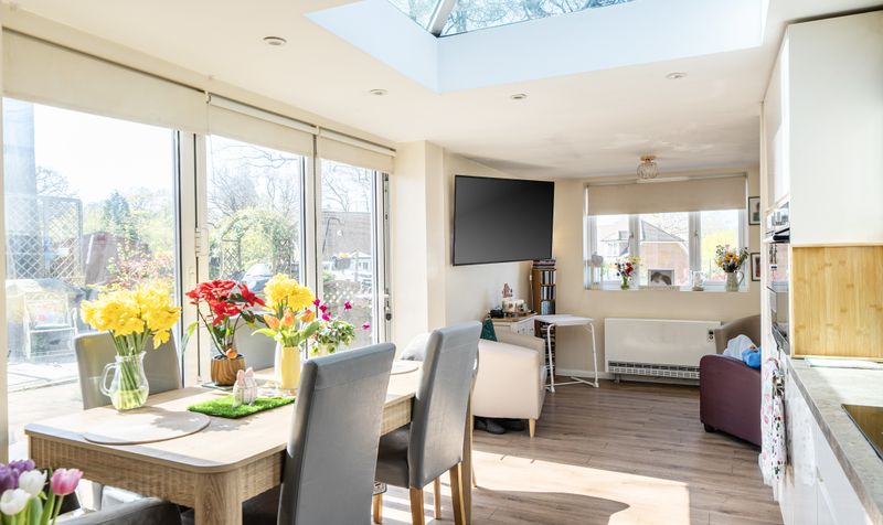 Broome Close, Headley, KT18