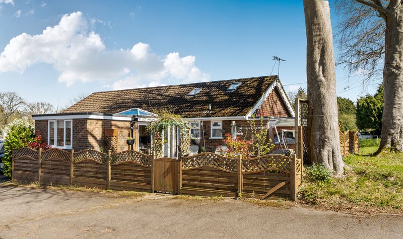 Broome Close, Headley, KT18