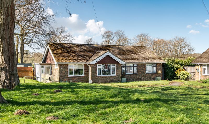 Broome Close, Headley, KT18