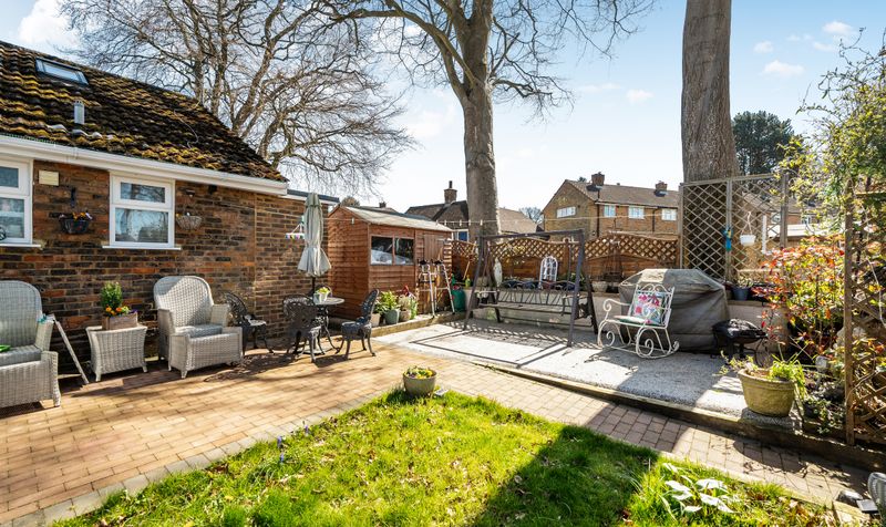 Broome Close, Headley, KT18