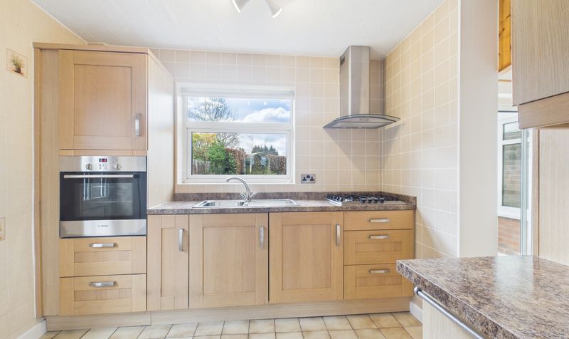 Shepherds Lane, Newton, CH2