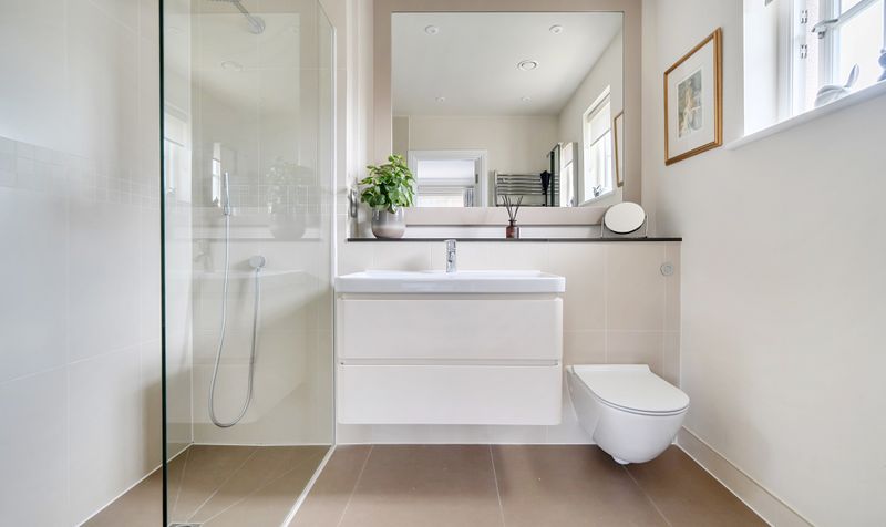 Calvert Gardens, Dorking, RH4