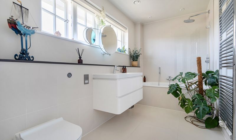 Calvert Gardens, Dorking, RH4