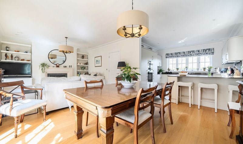 Calvert Gardens, Dorking, RH4