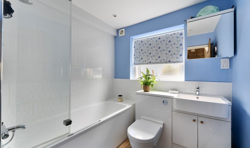 Kingston Road, Leatherhead, KT22