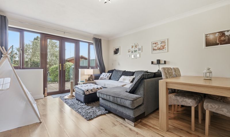 2 Bedroom House For Sale &ndash; Meadow Way, Offley, SG5 3