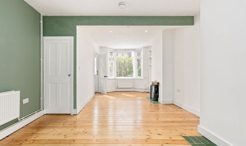 2 Bedroom House For Sale &ndash; Bearton Road, Hitchin, SG5 3