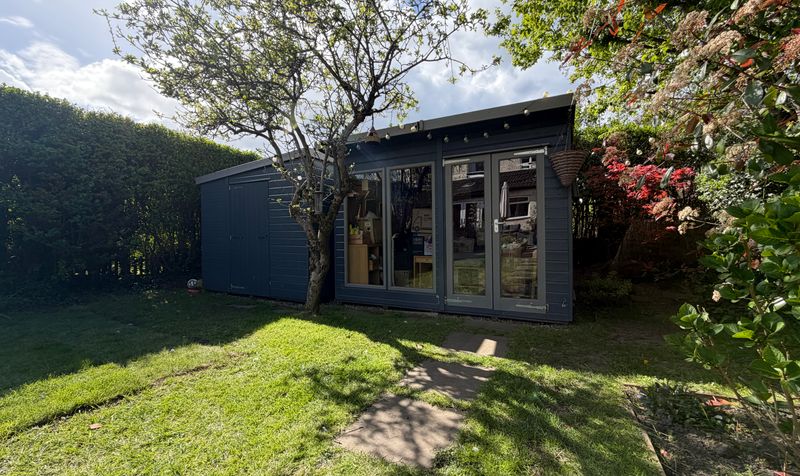 Caughall Road, Upton, CH2