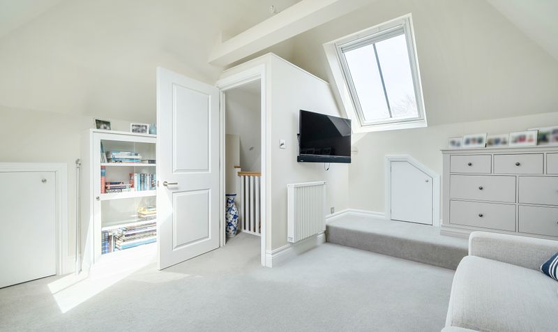 Calvert Gardens, Dorking, RH4