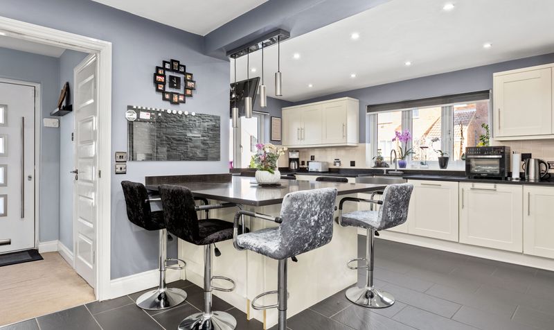 5 Bedroom House For Sale &ndash; Chase Hill Road, Arlesey, SG15 2