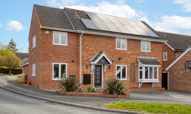 5 Bedroom House For Sale &ndash; Chase Hill Road, Arlesey, SG15