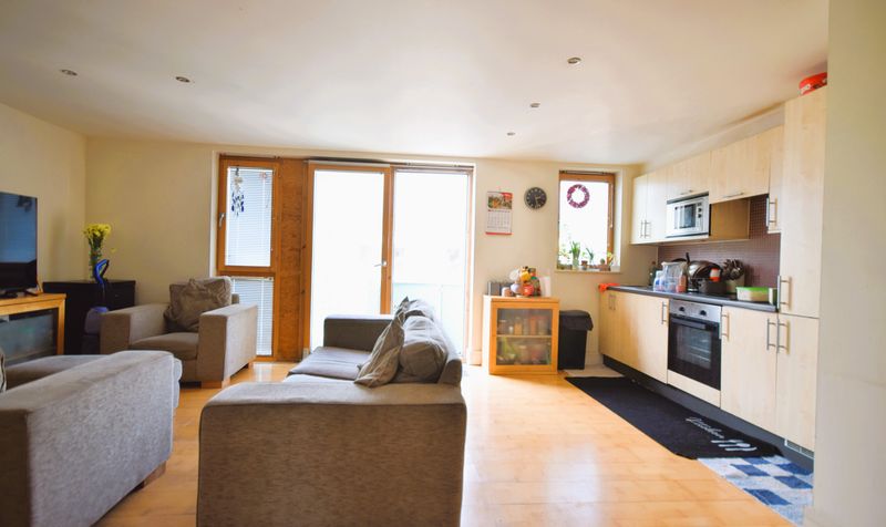 The Oaks Square, Epsom, KT19