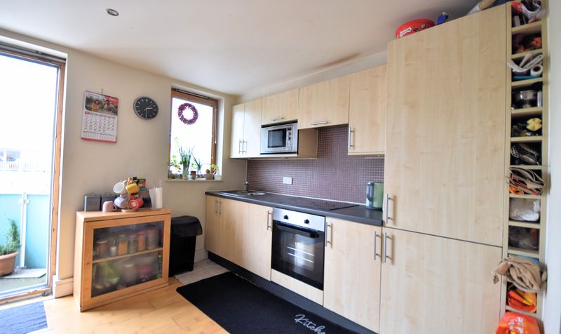 The Oaks Square, Epsom, KT19