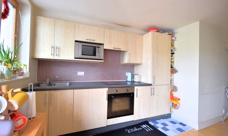 The Oaks Square, Epsom, KT19