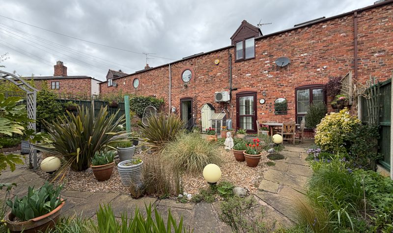 Hoole Bank, Hoole Village, CH2