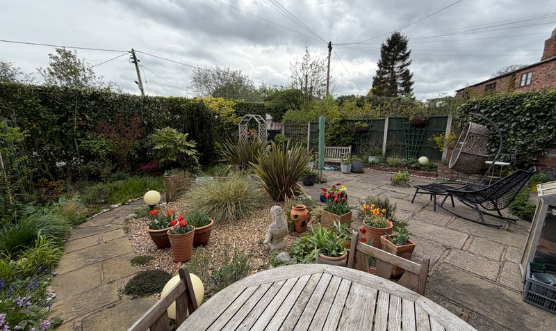 Hoole Bank, Hoole Village, CH2
