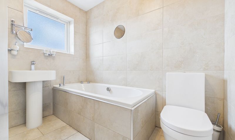 Maytree Avenue, Vicars Cross, CH3