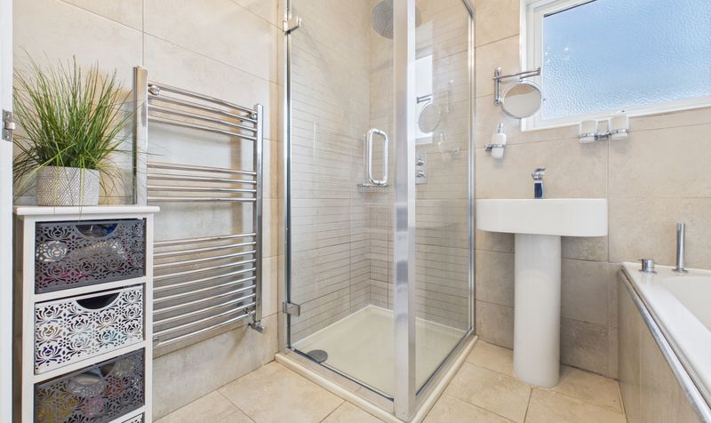Maytree Avenue, Vicars Cross, CH3