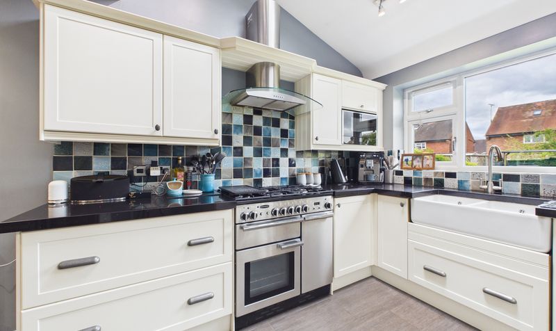 Maytree Avenue, Vicars Cross, CH3