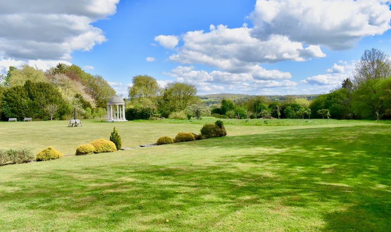 Guildford Road, Fetcham, KT22