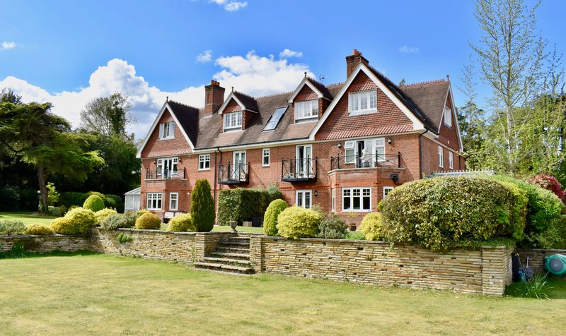 Guildford Road, Fetcham, KT22