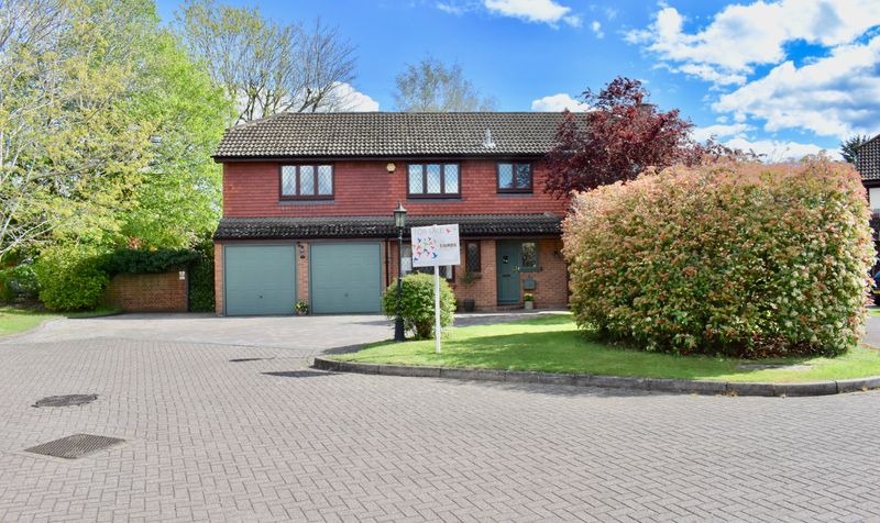 Aston Close, Ashtead, KT21