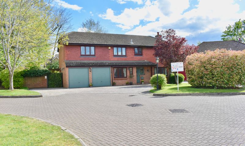 Aston Close, Ashtead, KT21