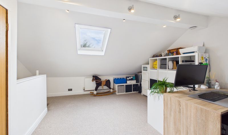 Pearl Lane, Vicars Cross, CH3