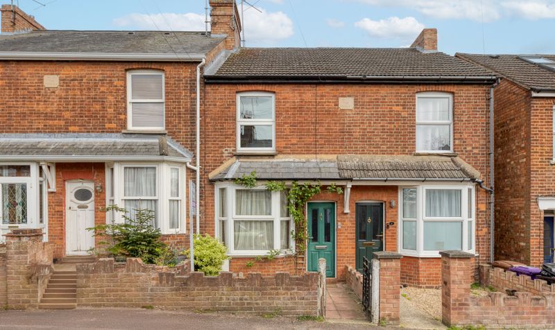 2 Bedroom House For Sale &ndash; Orchard Road, Hitchin, SG4