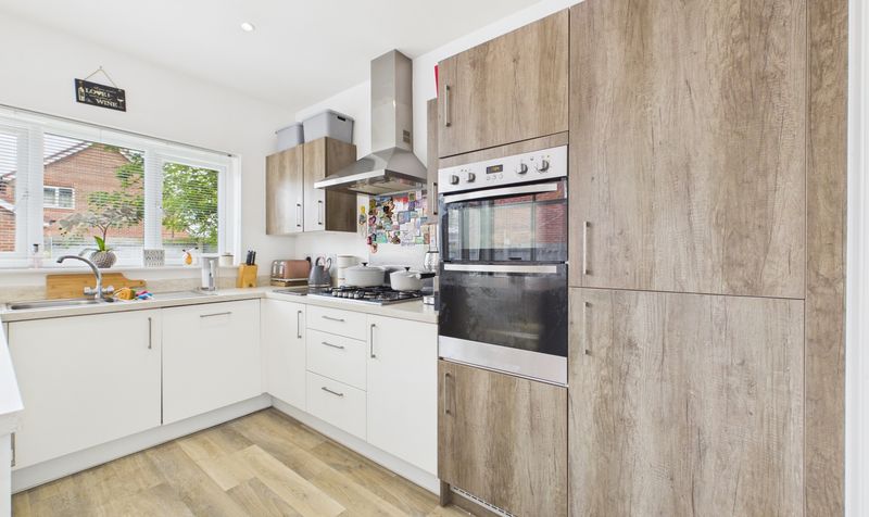 Llys Clark, Caergwrle, LL12