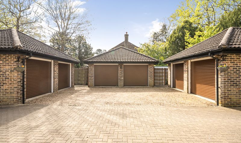 Woodfield Lane, Ashtead, KT21